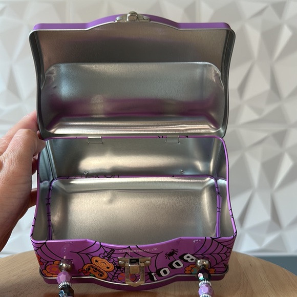 Hello Kitty Halloween Purse Tin 2022 - Picture 4 of 4